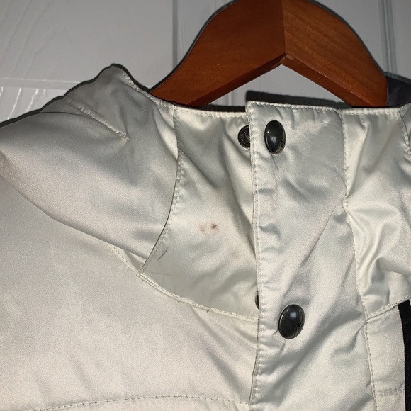 Burton ski jacket. - Picture 2 of 3